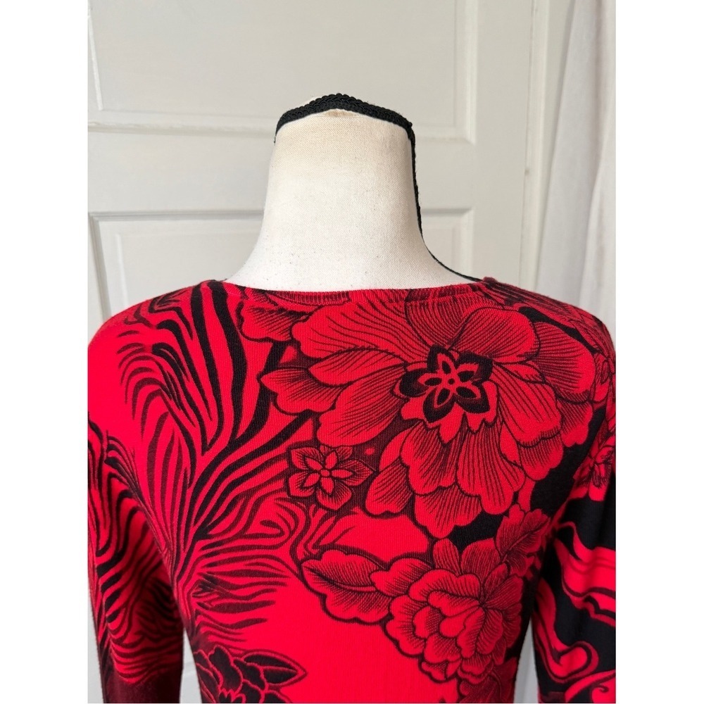 3/$20 💥 HENNY‎ Red Black Floral Knit Fitted Top V-Neck Embroidered Art Y2K Fairy - Picture 9 of 10